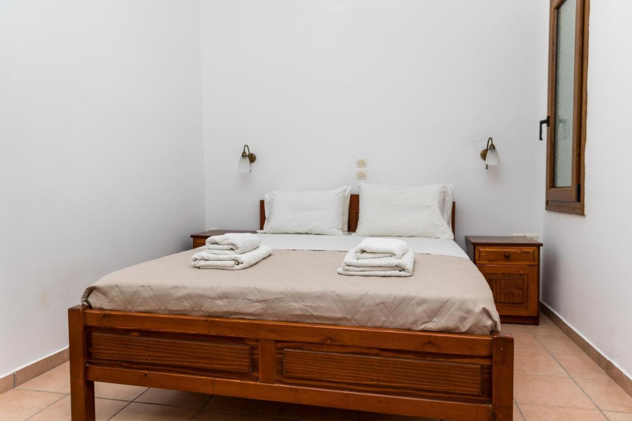 Aqua Naxos Apartments & Suites Agios Prokopios  Exteriör bild